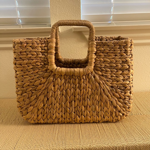 A New Day Straw Tote Handbag - Picture 2 of 3